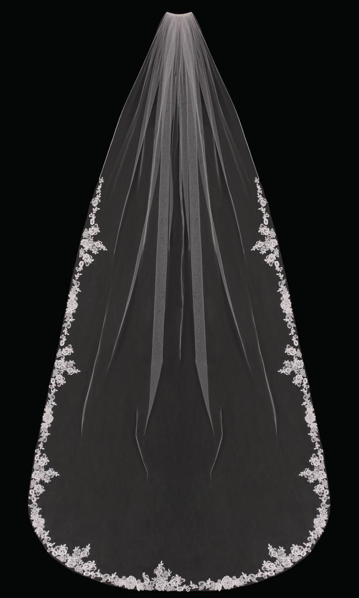 En Vogue Bridal V1899C