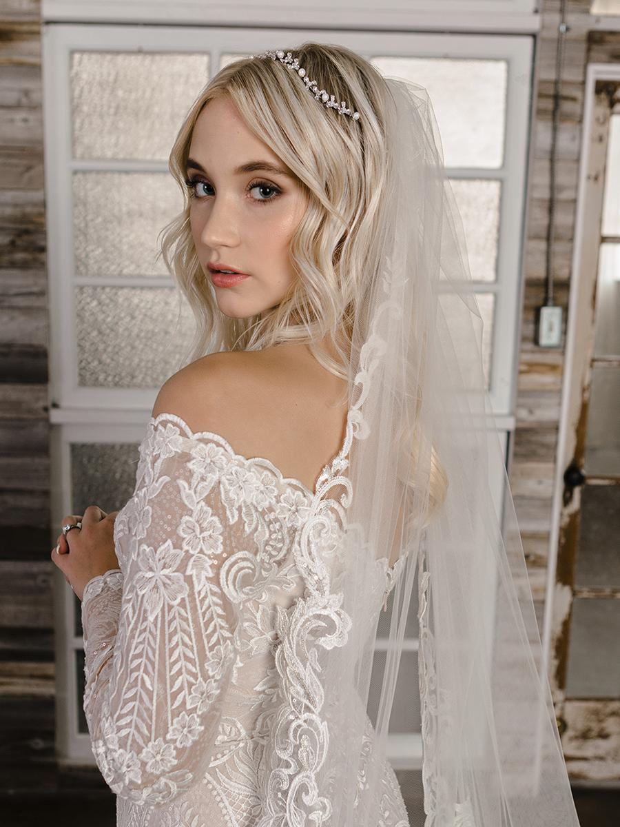 En Vogue Bridal V2199SF