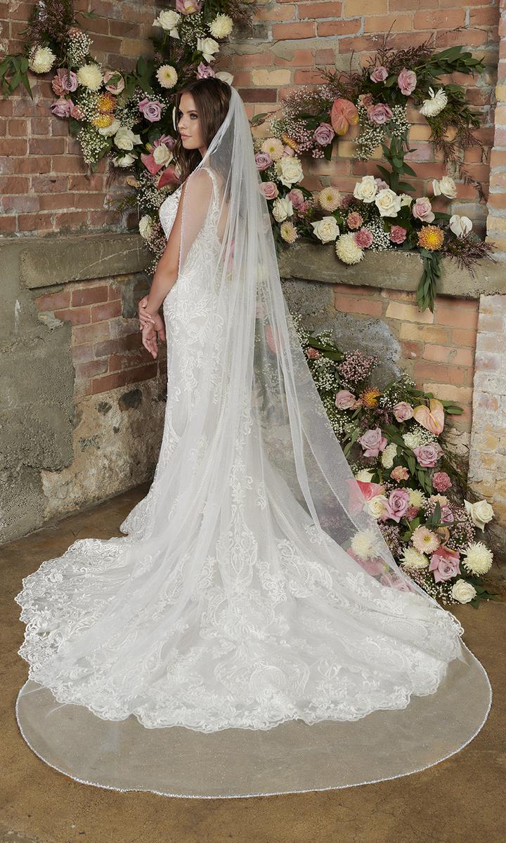 En Vogue Bridal V2299C