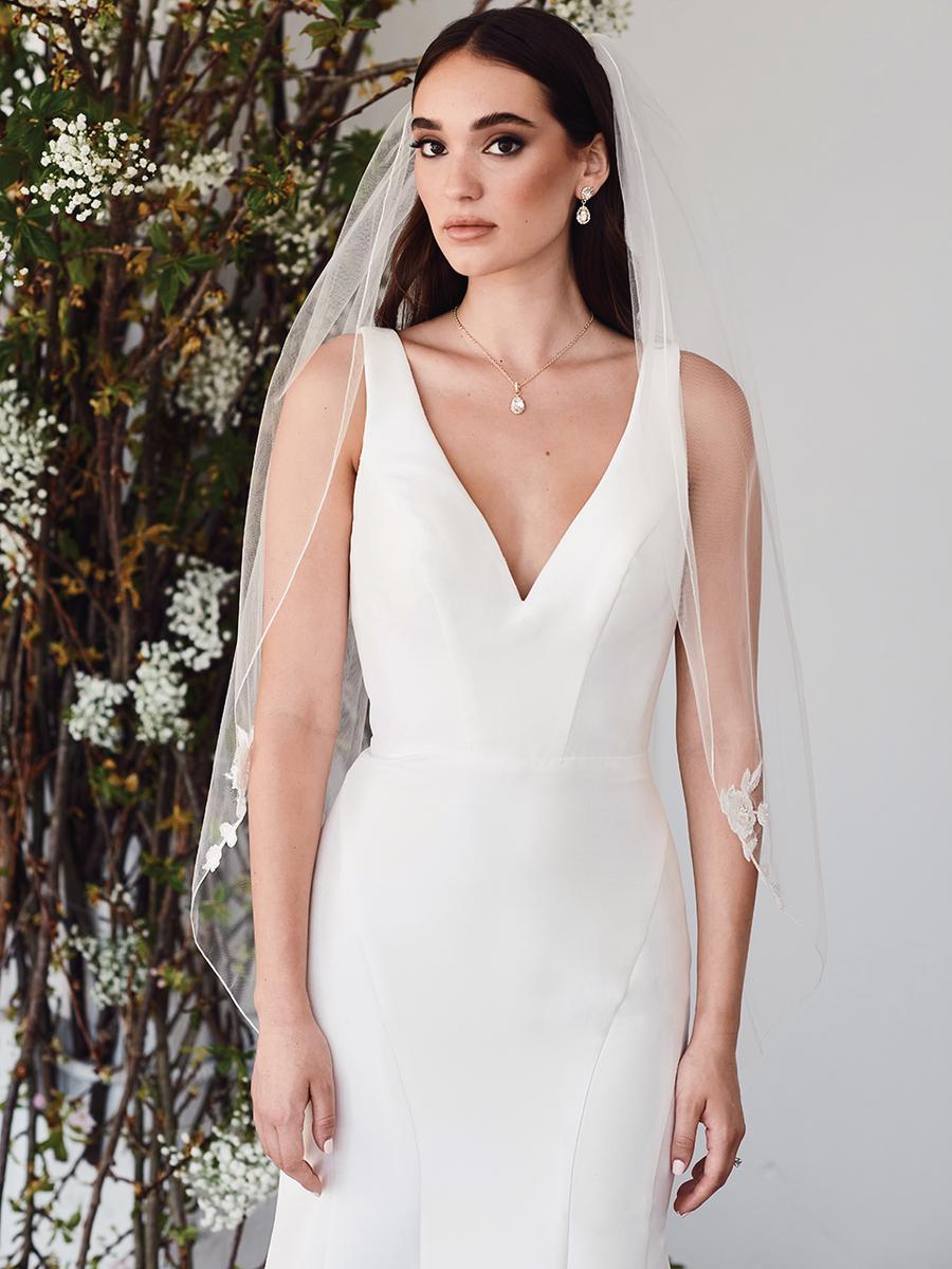 En Vogue Bridal V2386SF