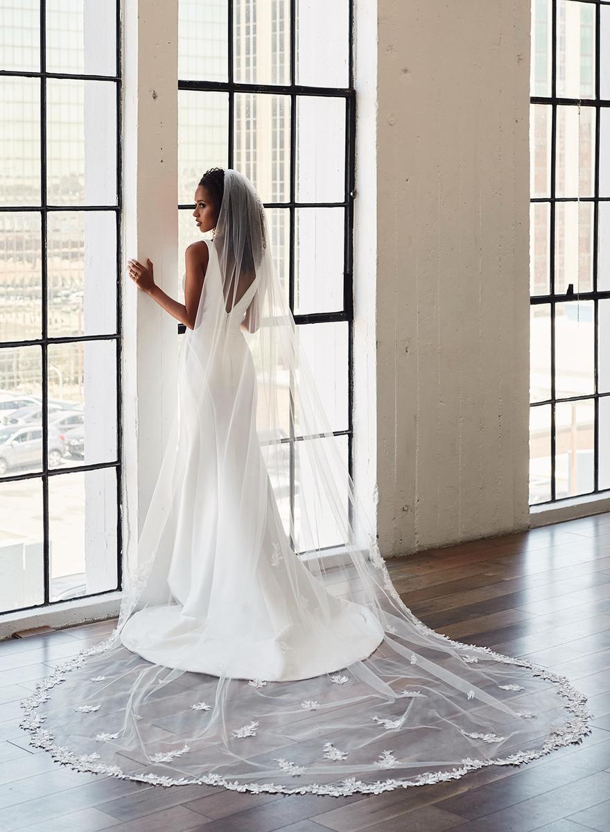 En Vogue Bridal V2390RC