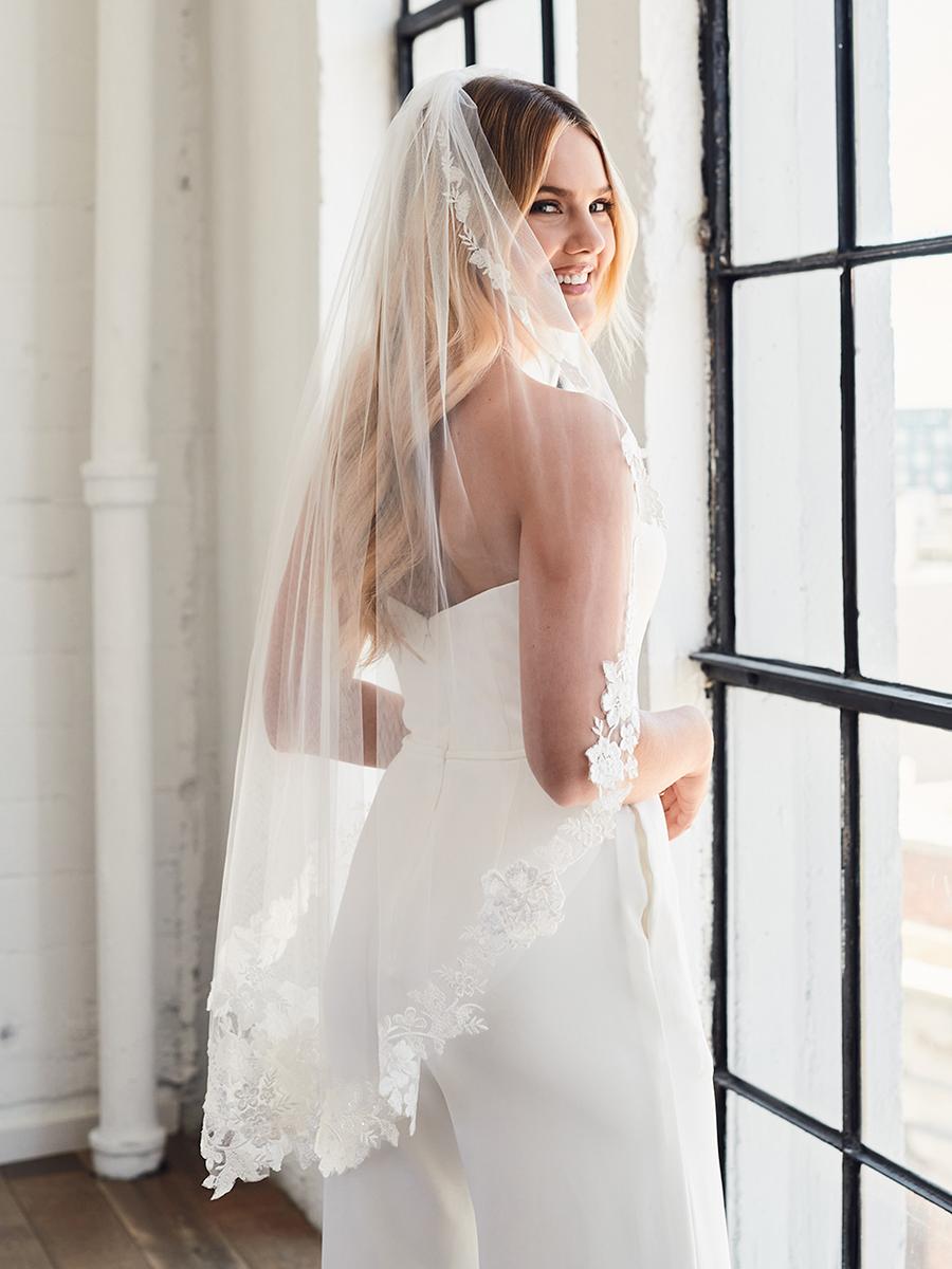 En Vogue Bridal V2397SF