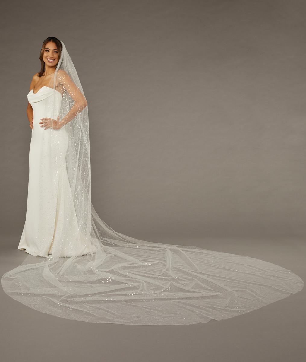 En Vogue Bridal V2489RC