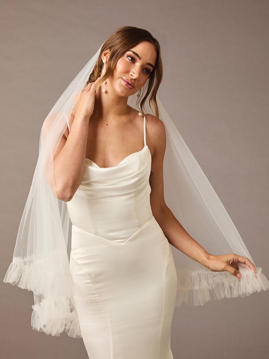 En Vogue Bridal V2579F