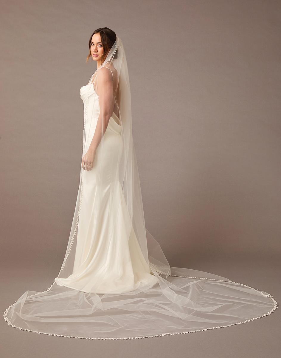 En Vogue Bridal V2587RC