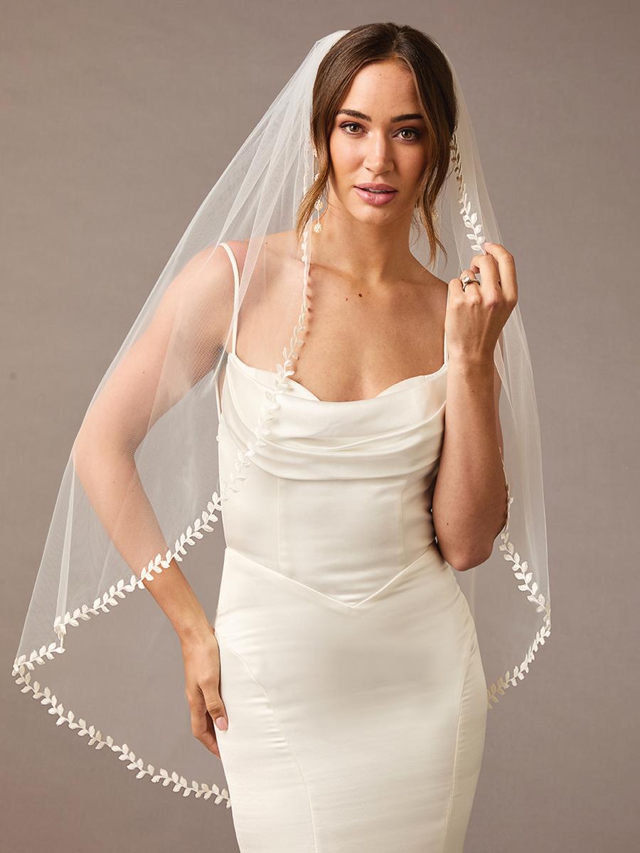 En Vogue Bridal V2587SF