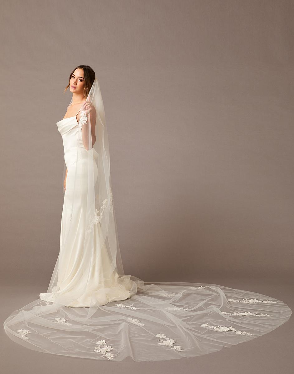 En Vogue Bridal V2590WRC