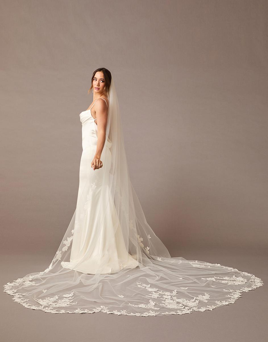 En Vogue Bridal V2595WRC