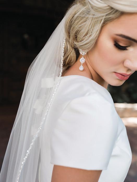 enVogue Bridal Veil V1993SF