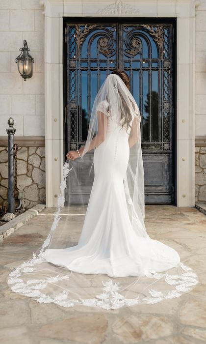 enVogue Bridal Veil V2098C