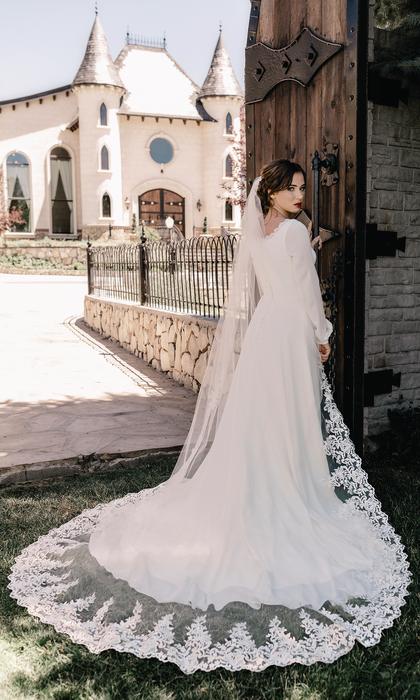 enVogue Bridal Veil V2099RC