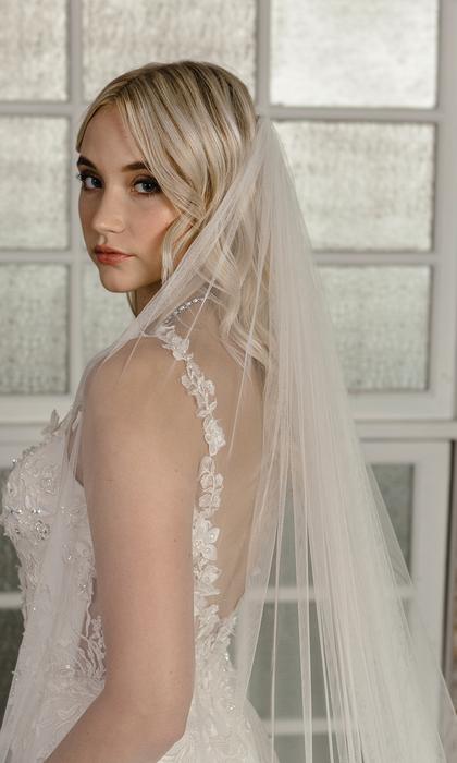 enVogue Bridal Veil V2103WC