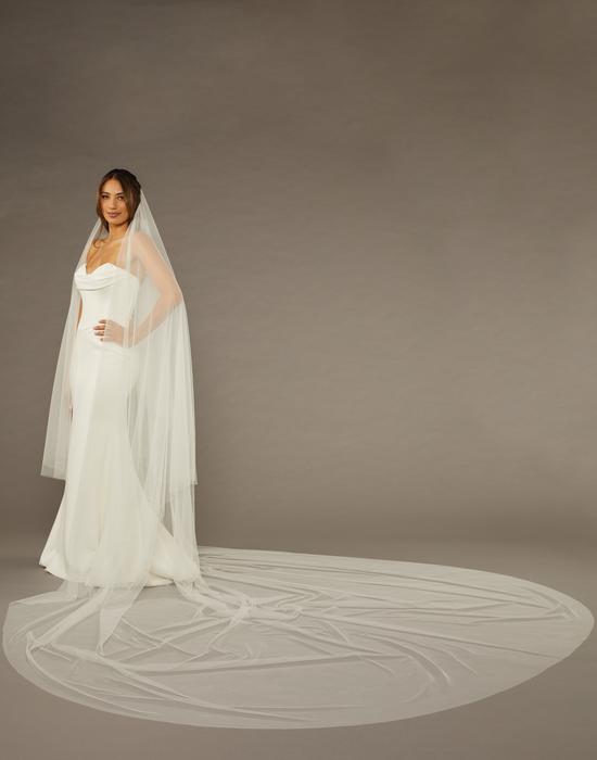 enVogue Bridal Veil V2103WRC