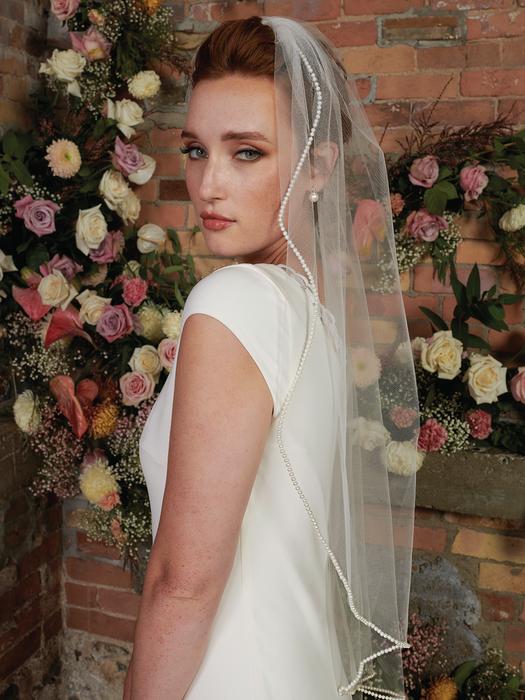 enVogue Bridal Veil V2104SF