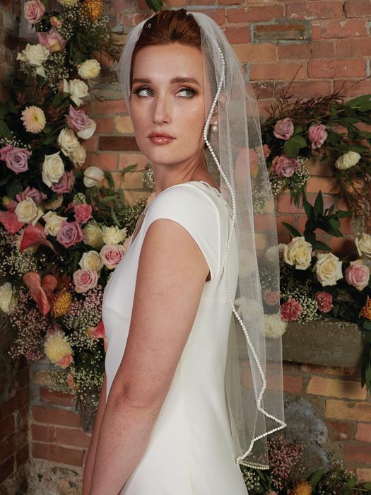 enVogue Bridal Veil V2104SF