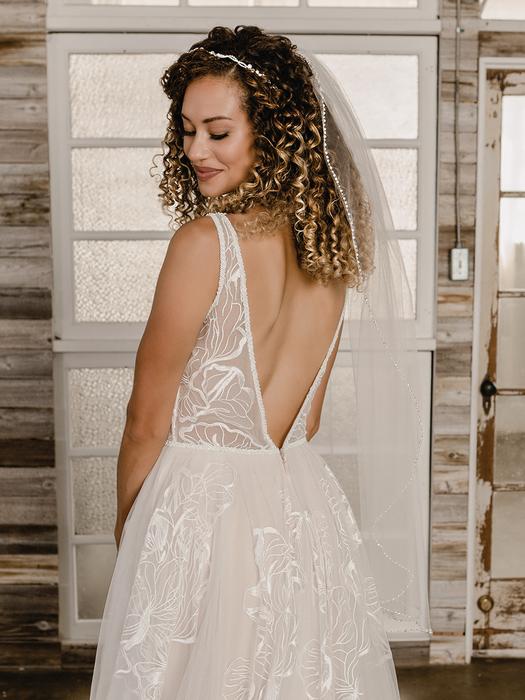 enVogue Bridal Veil V2190SF