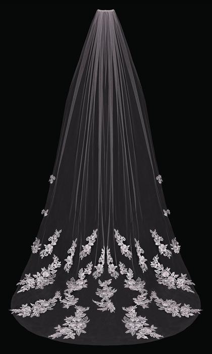 En Vogue Veil Collection V2198C