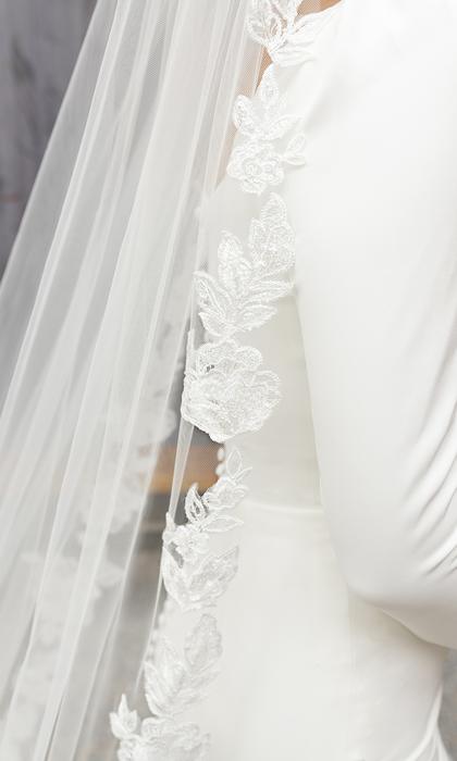 enVogue Bridal Veil V2289C