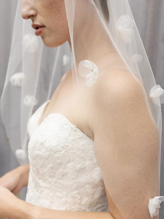 enVogue Bridal Veil V2290SF