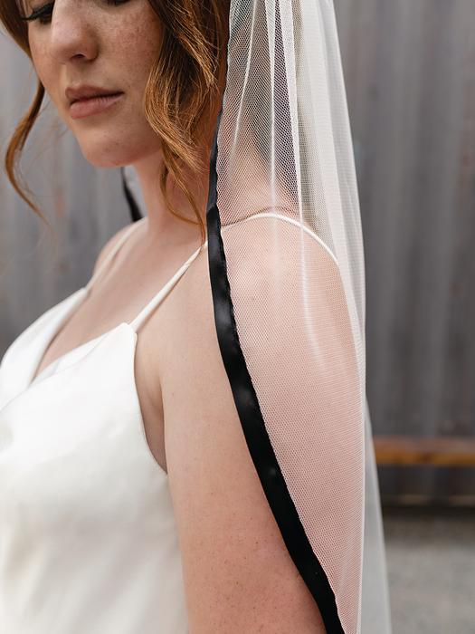 enVogue Bridal Veil V2291SF