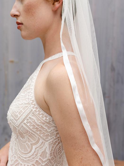 enVogue Bridal Veil V2291SF