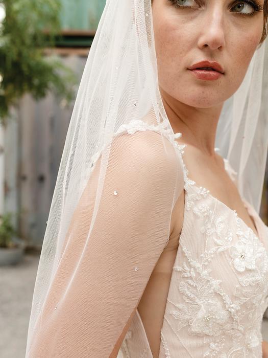 enVogue Bridal Veil V2294SF