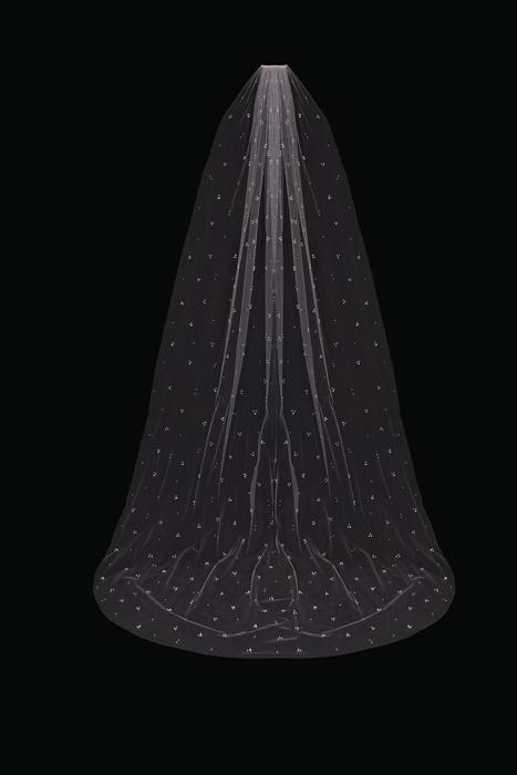 En Vogue Veil Collection V2295C