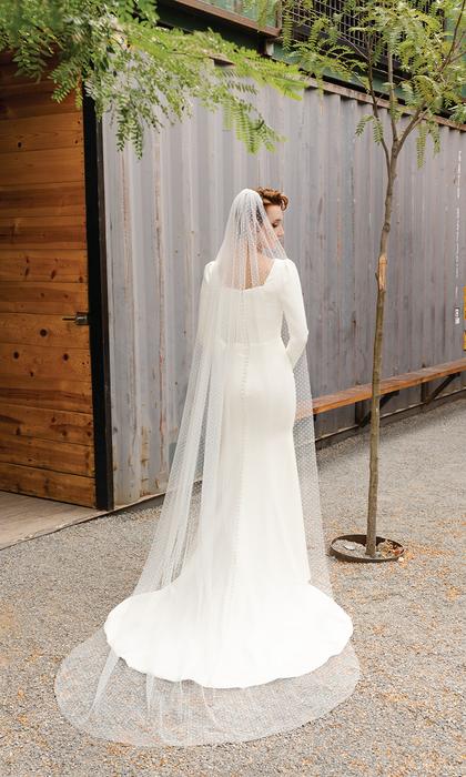 enVogue Bridal Veil V2296C