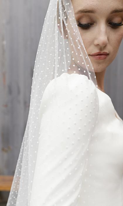 enVogue Bridal Veil V2296C