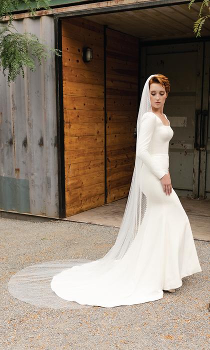 enVogue Bridal Veil V2296C