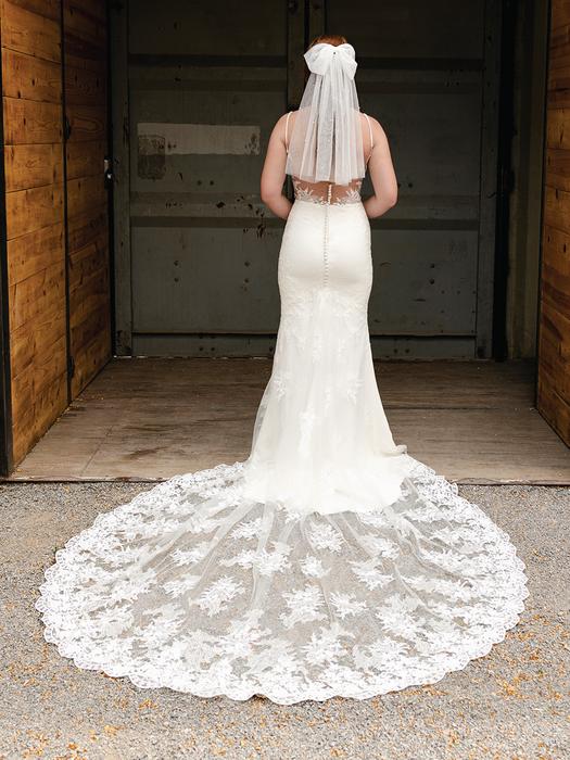 enVogue Bridal Veil V2297SF