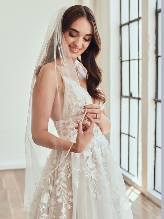 enVogue Bridal Veil V2380SF