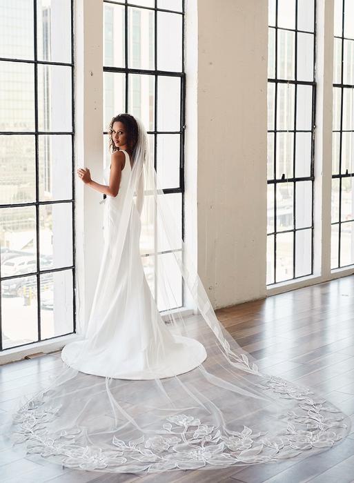 enVogue Bridal Veil V2384RC