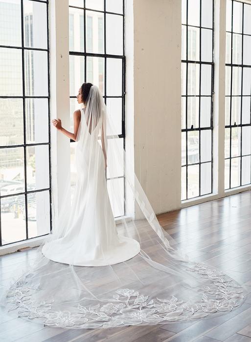 enVogue Bridal Veil V2384RC