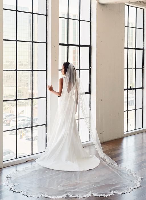 enVogue Bridal Veil V2389RC