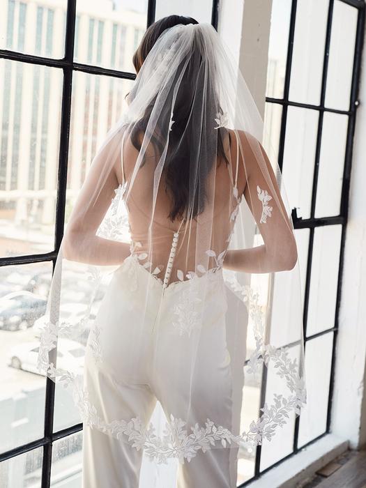 enVogue Bridal Veil V2390SF