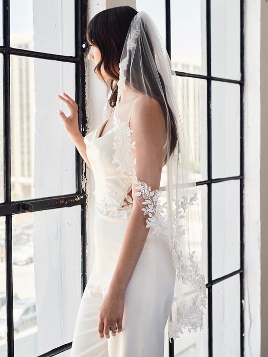 enVogue Bridal Veil V2390SF