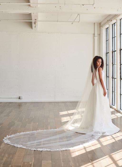 enVogue Bridal Veil V2391RC