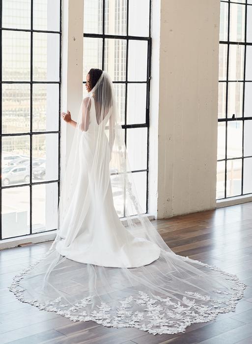 enVogue Bridal Veil V2396RC