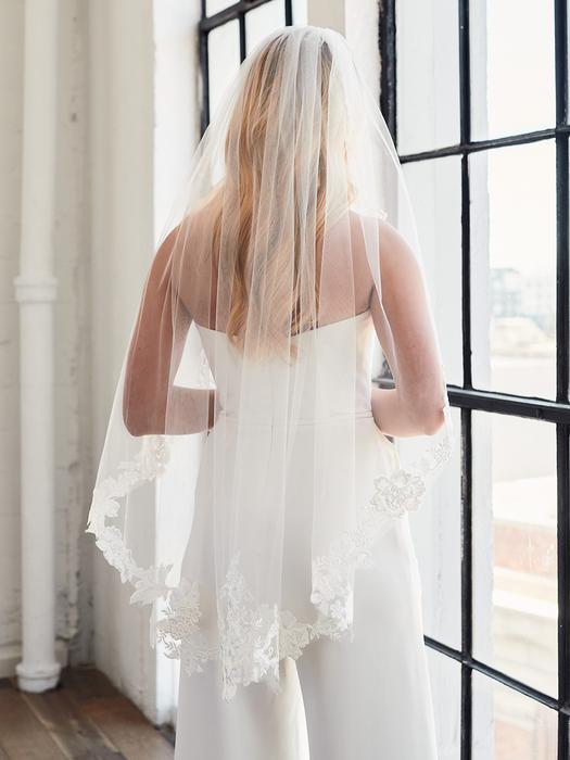 enVogue Bridal Veil V2397SF