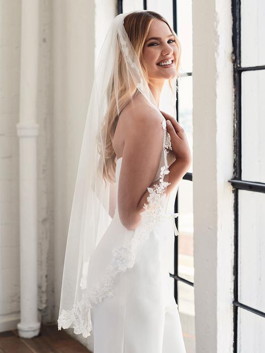 enVogue Bridal Veil V2398SF