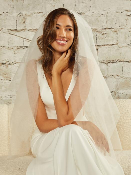 enVogue Bridal Veil V2478W