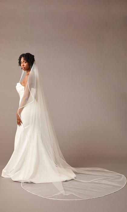 enVogue Bridal Veil V2479C_WF