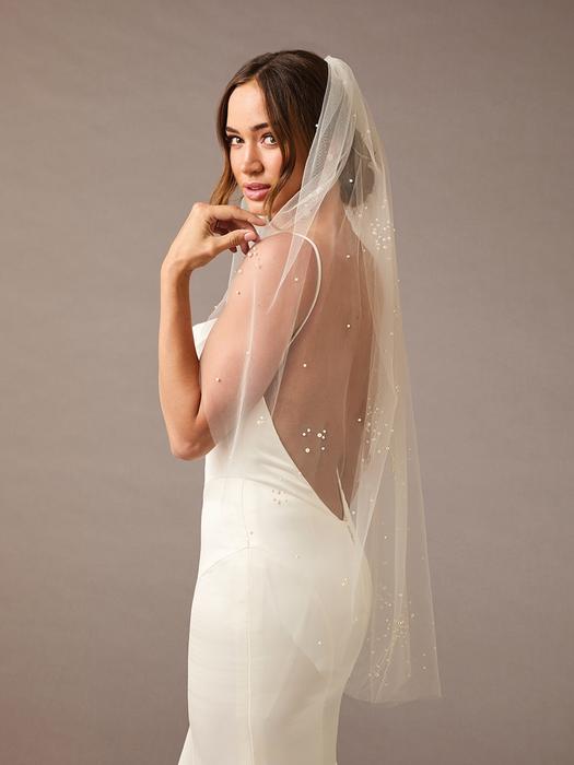 enVogue Bridal Veil V2486SF