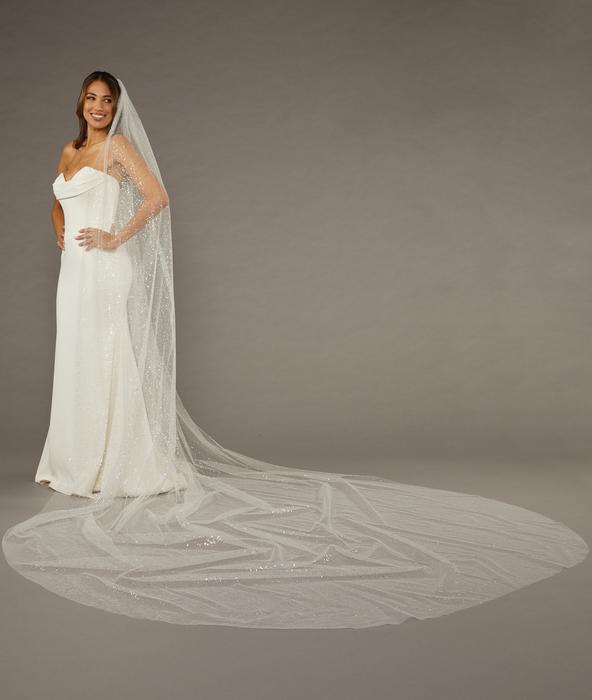 enVogue Bridal Veil V2489RC