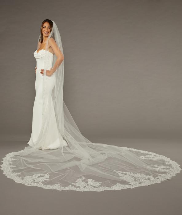 enVogue Bridal Veil V2495WRC