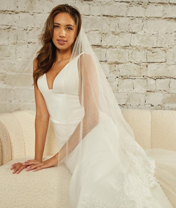 enVogue Bridal Veil V2496WRC_M