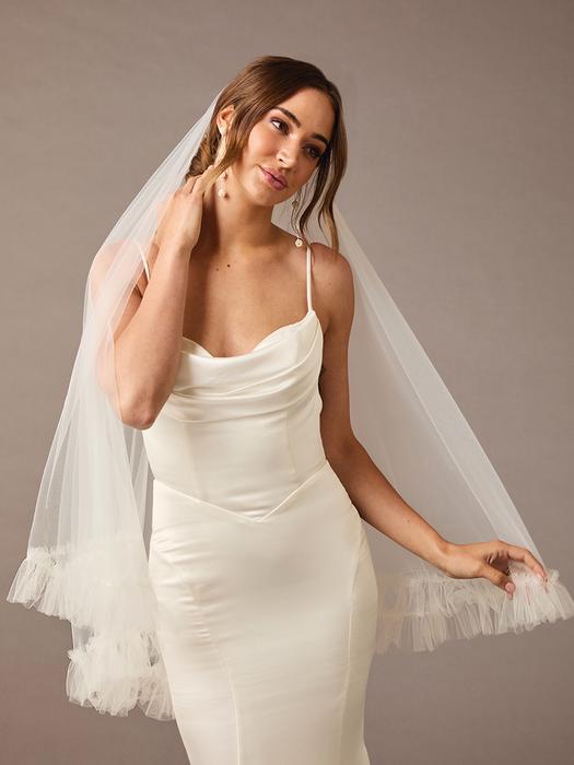 enVogue Bridal Veil V2579F