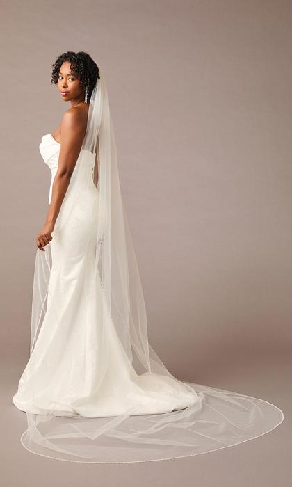 enVogue Bridal Veil V2583C