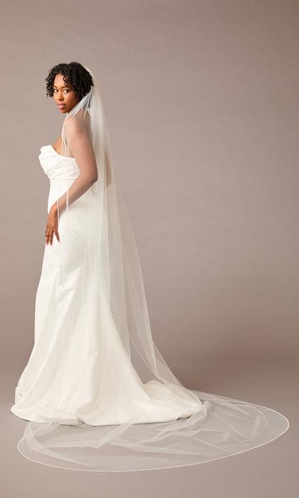 enVogue Bridal Veil V2583C